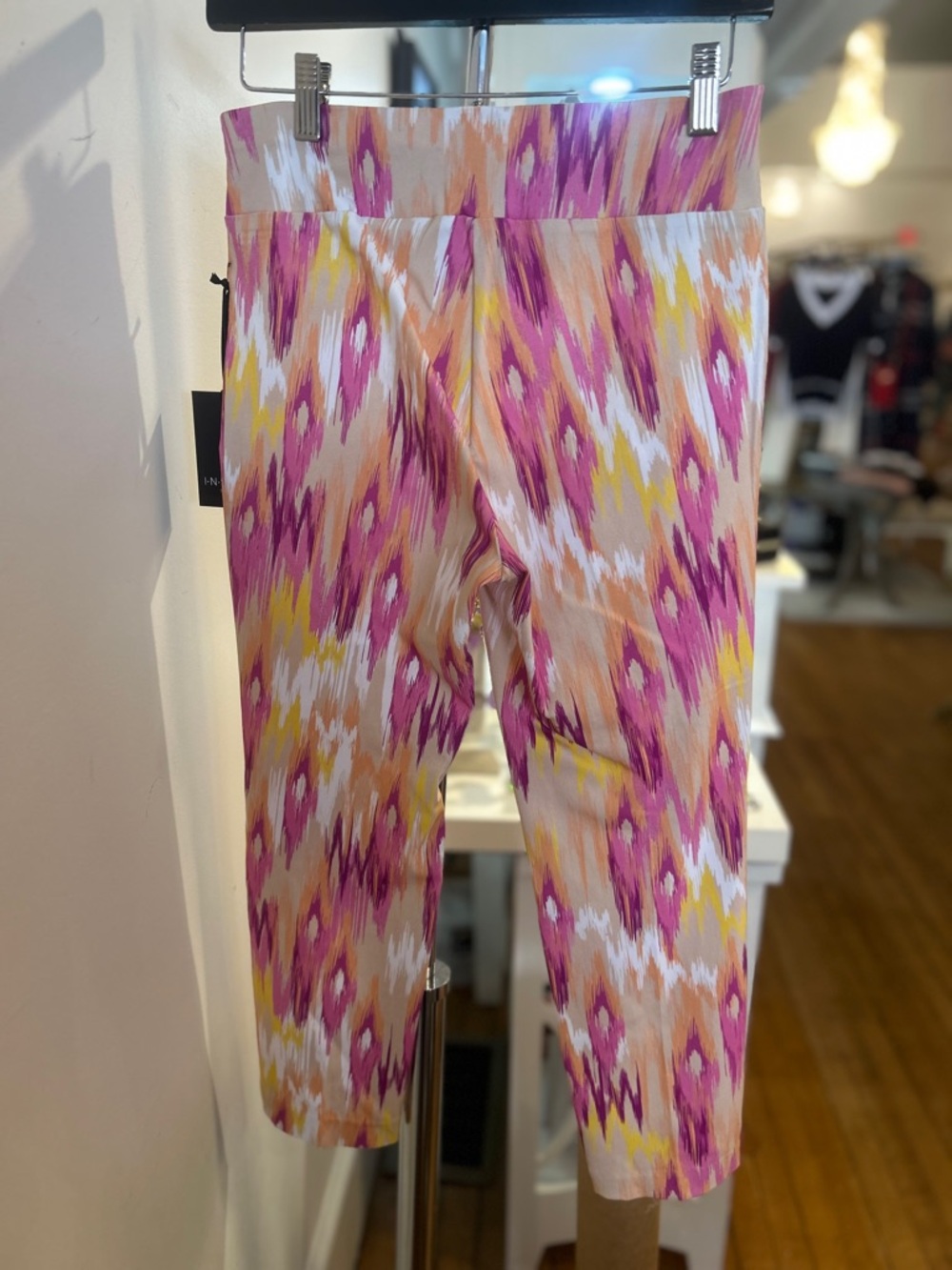 Insight Womens Printed Capri Leggings - Pink Multi